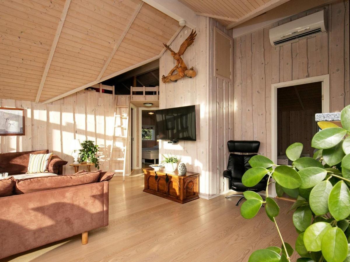 Three-Bedroom Holiday Home In Rodby 38 Kramnitse Exterior foto