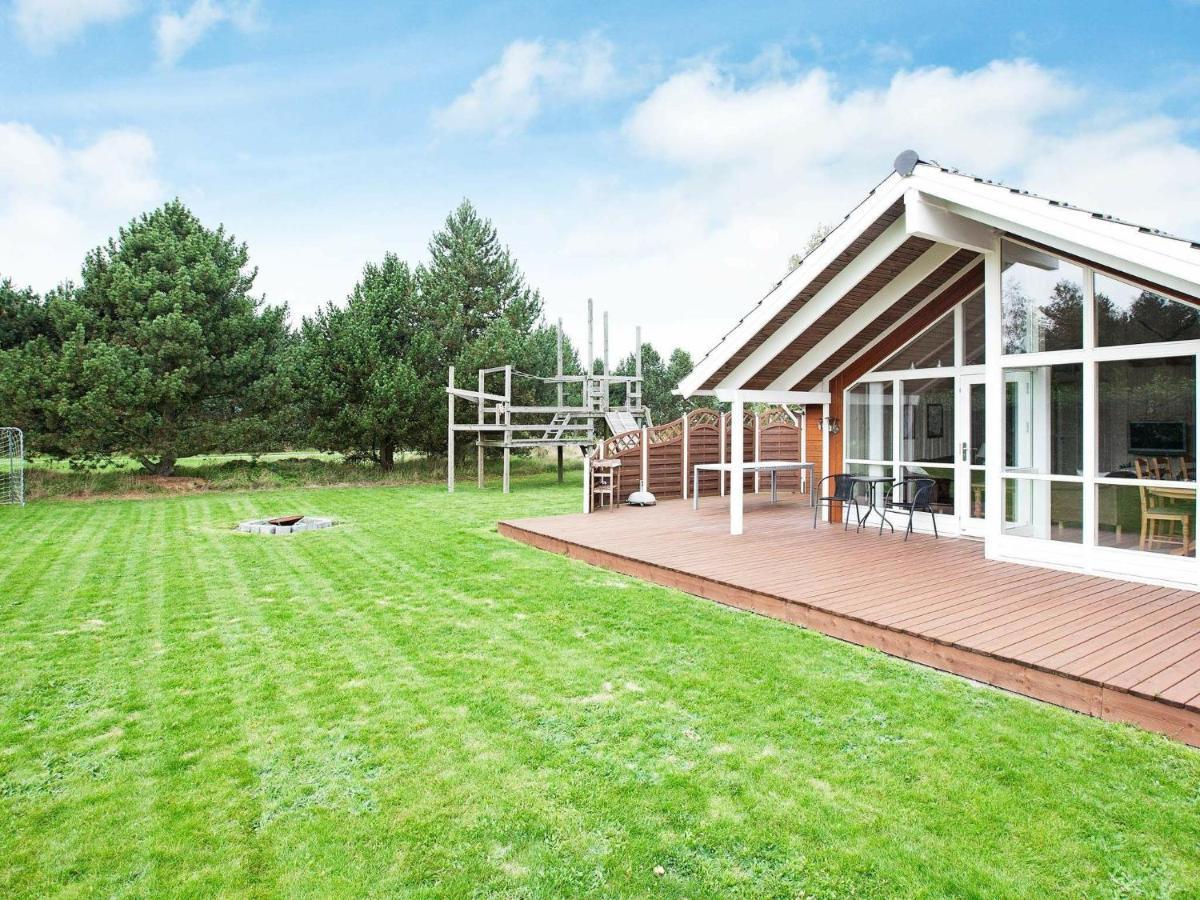 Three-Bedroom Holiday Home In Rodby 38 Kramnitse Exterior foto