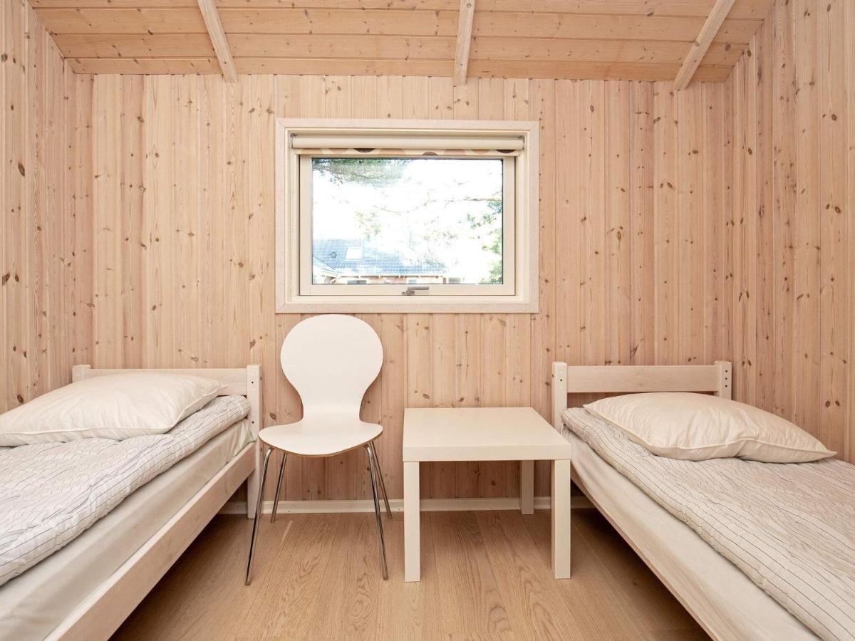 Three-Bedroom Holiday Home In Rodby 38 Kramnitse Exterior foto