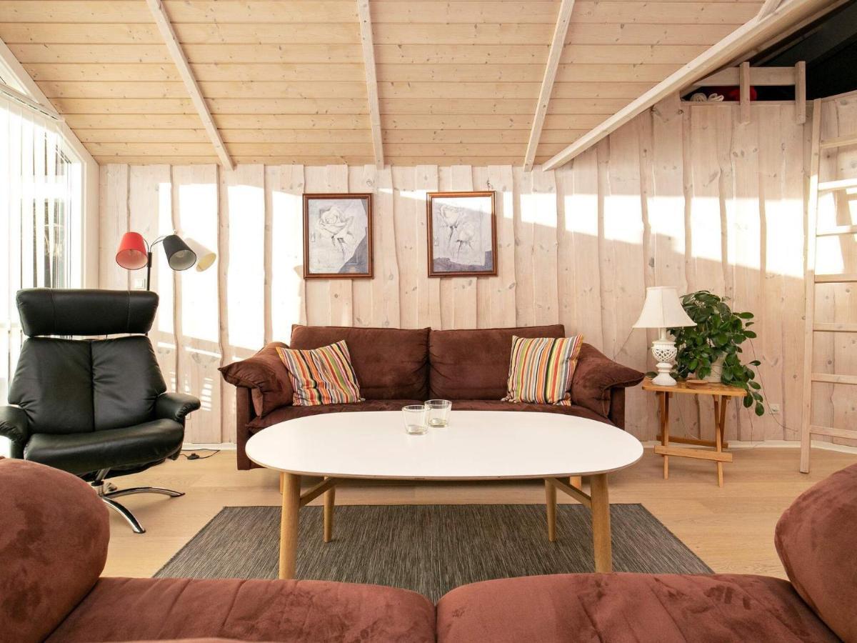 Three-Bedroom Holiday Home In Rodby 38 Kramnitse Exterior foto